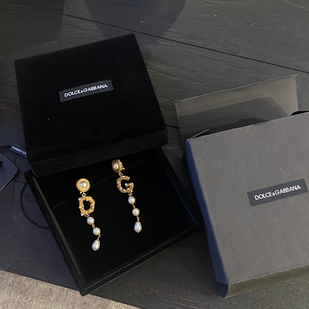 Beautiful Earrings In A Great Condition 750$